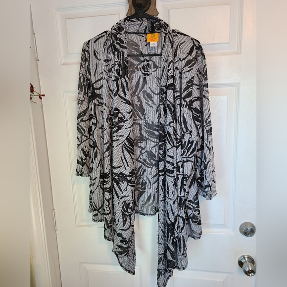 Ruby Road Woman's Light Weight Floral Cover Jacket,Size: 2XL Color Grey/Black - Picture 2 of 12